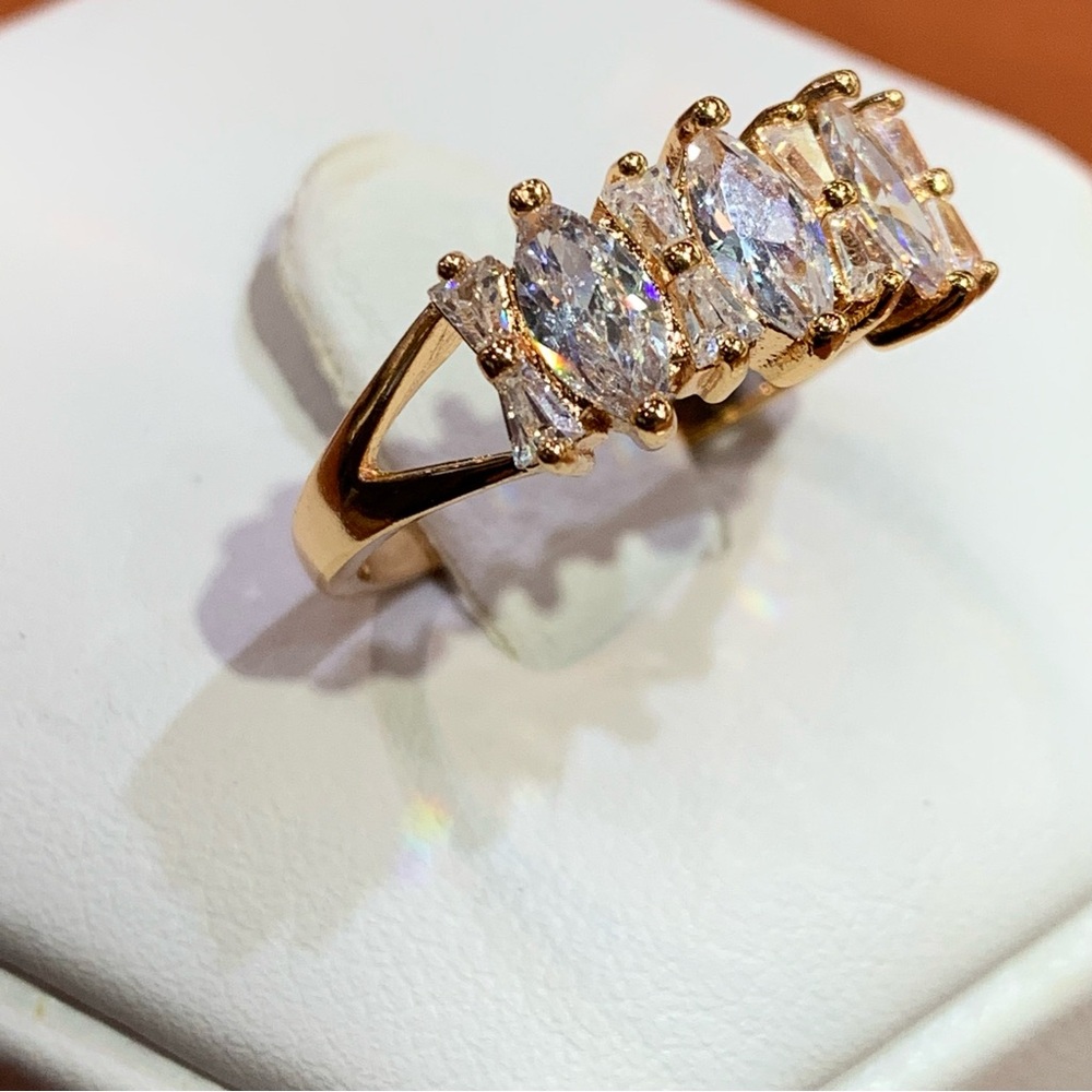 18k yellow gold-plated on base metal Marquise Cut Gemstone ring size 8 - Picture 3 of 10